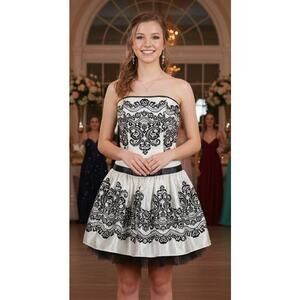 Gunne Sax 80's party dress Size junior 5. Black and White satin fully lined EUVC